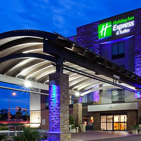 Holiday Inn Express And Suites Rochester West-Medical Center By Ihg Exterior foto
